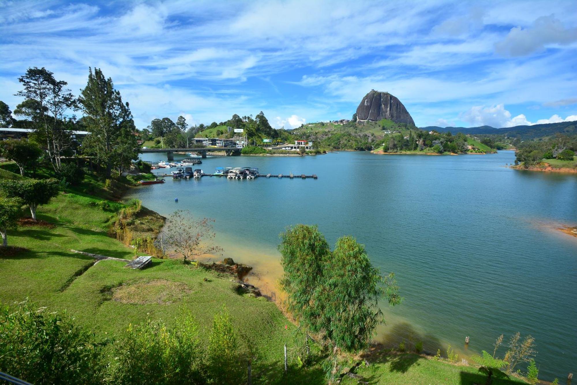 Hotel Campestre Alto Lindo En Guatapé Екстериор снимка