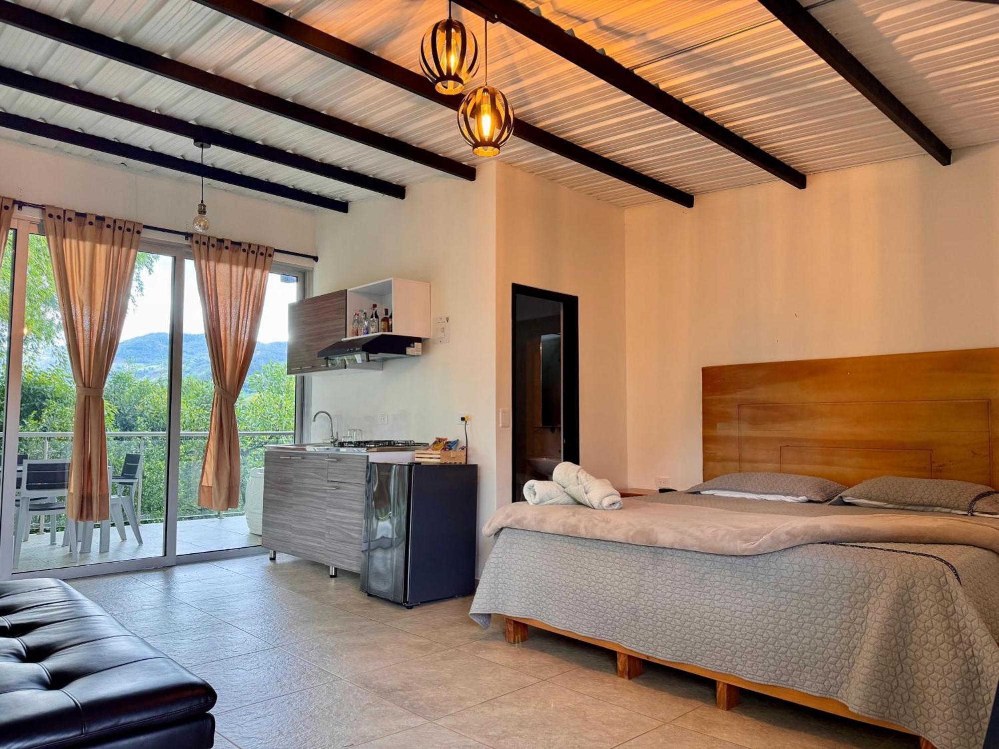 Hotel Campestre Alto Lindo En Guatapé Екстериор снимка