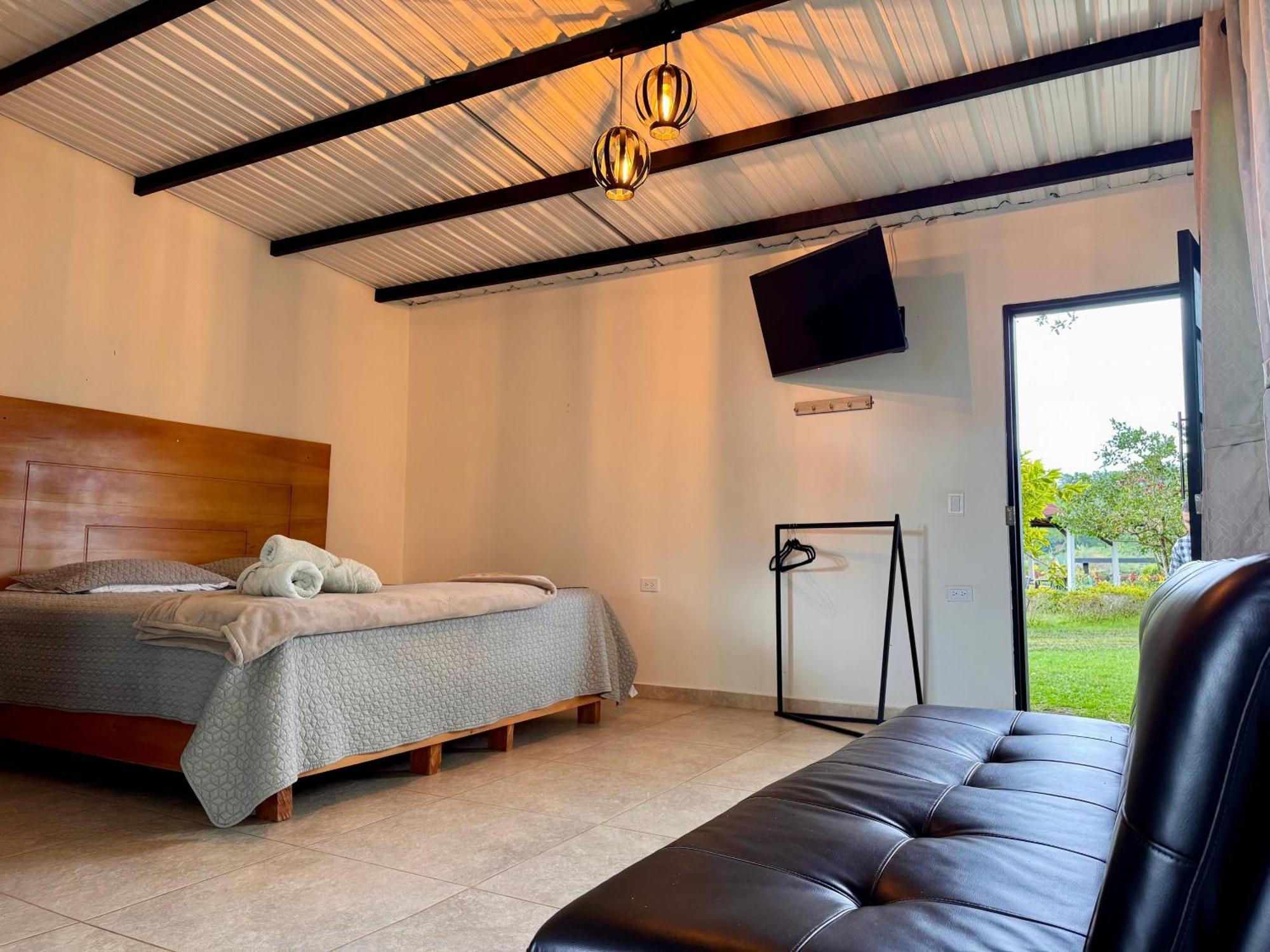 Hotel Campestre Alto Lindo En Guatapé Екстериор снимка