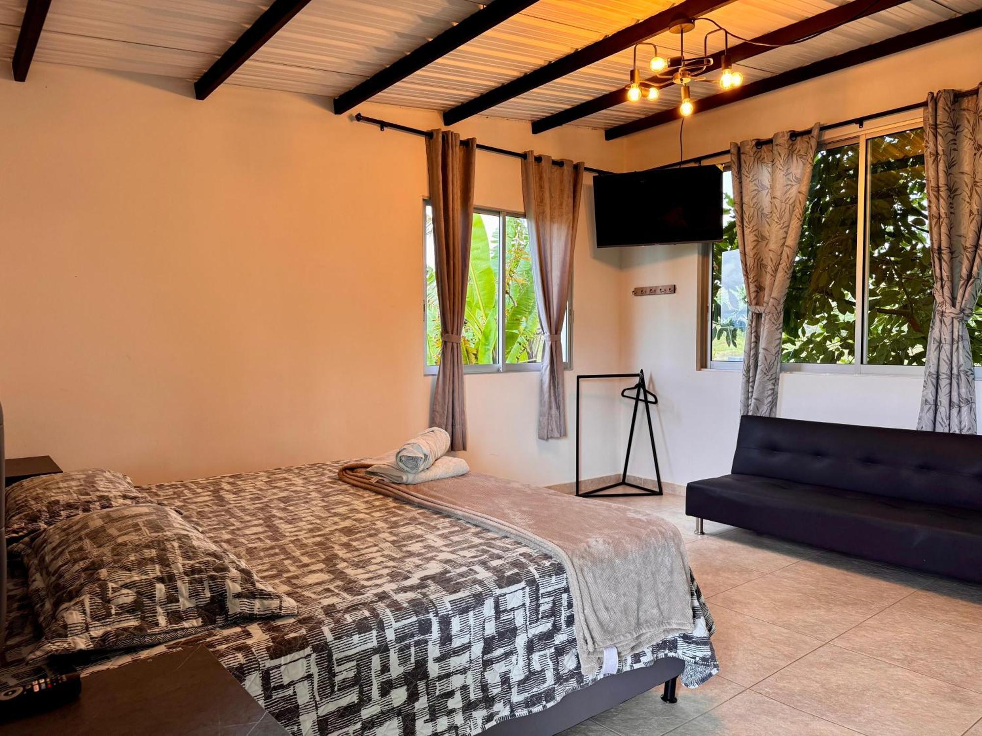 Hotel Campestre Alto Lindo En Guatapé Екстериор снимка