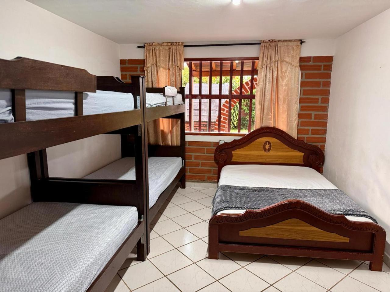 Hotel Campestre Alto Lindo En Guatapé Екстериор снимка