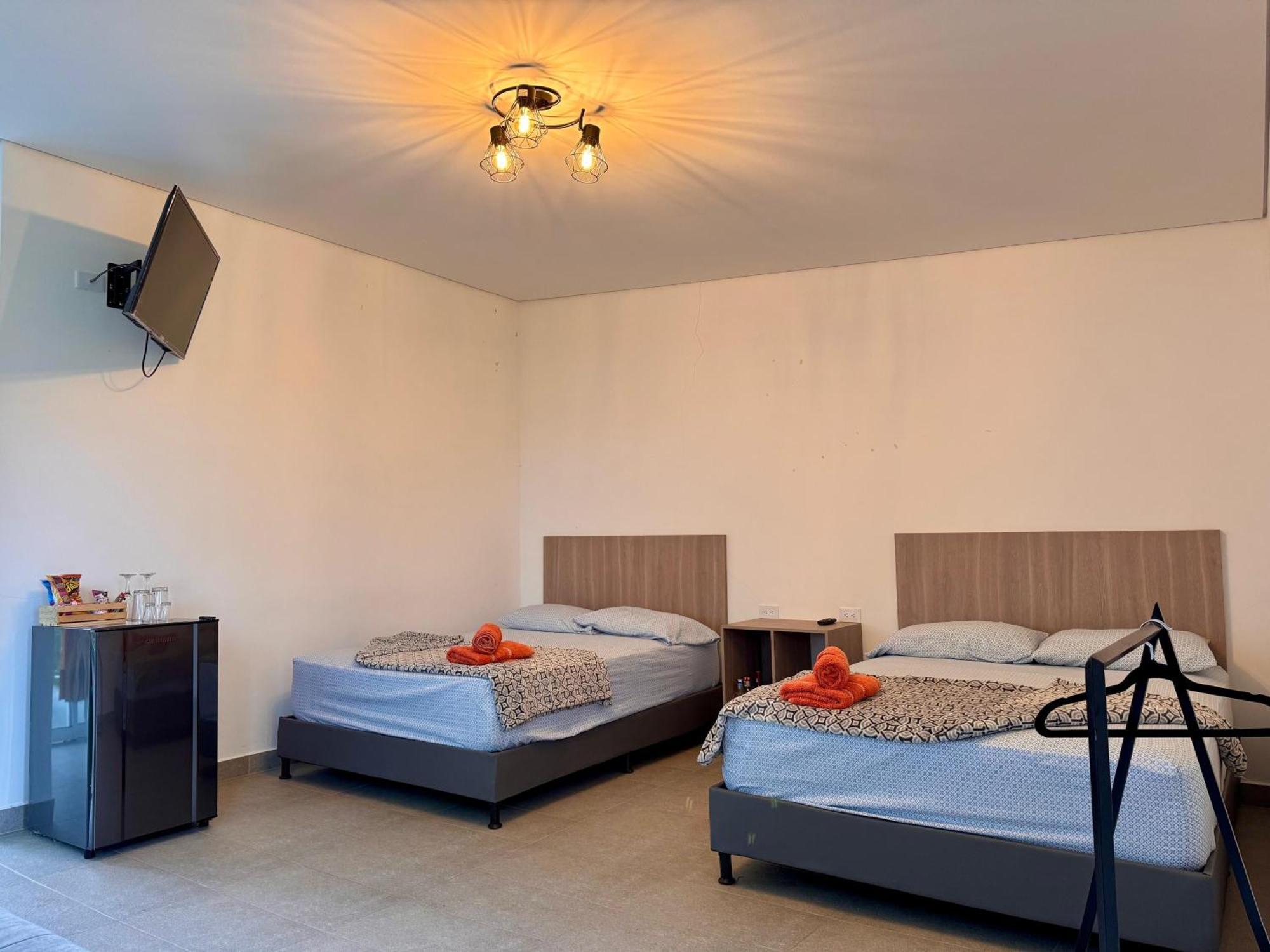 Hotel Campestre Alto Lindo En Guatapé Екстериор снимка