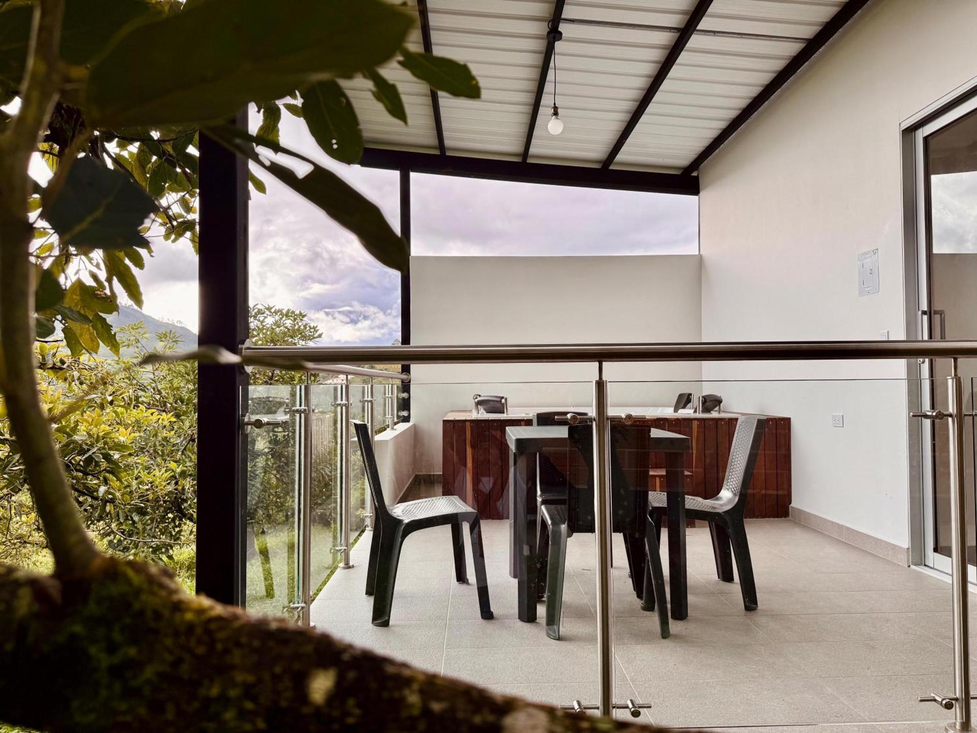 Hotel Campestre Alto Lindo En Guatapé Екстериор снимка