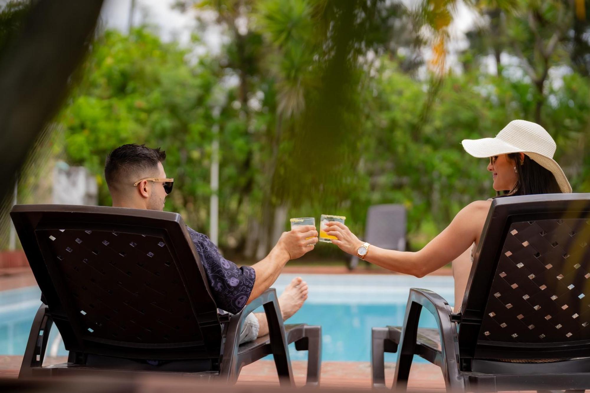 Hotel Campestre Alto Lindo En Guatapé Екстериор снимка