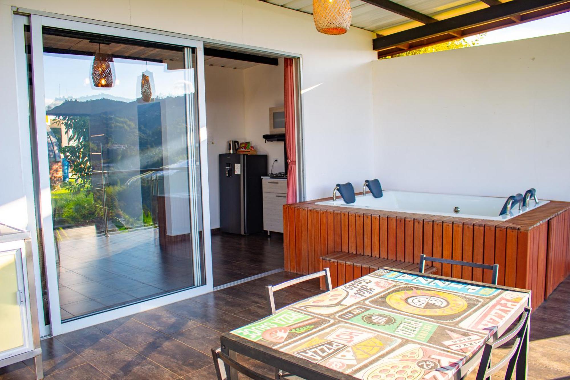 Hotel Campestre Alto Lindo En Guatapé Екстериор снимка